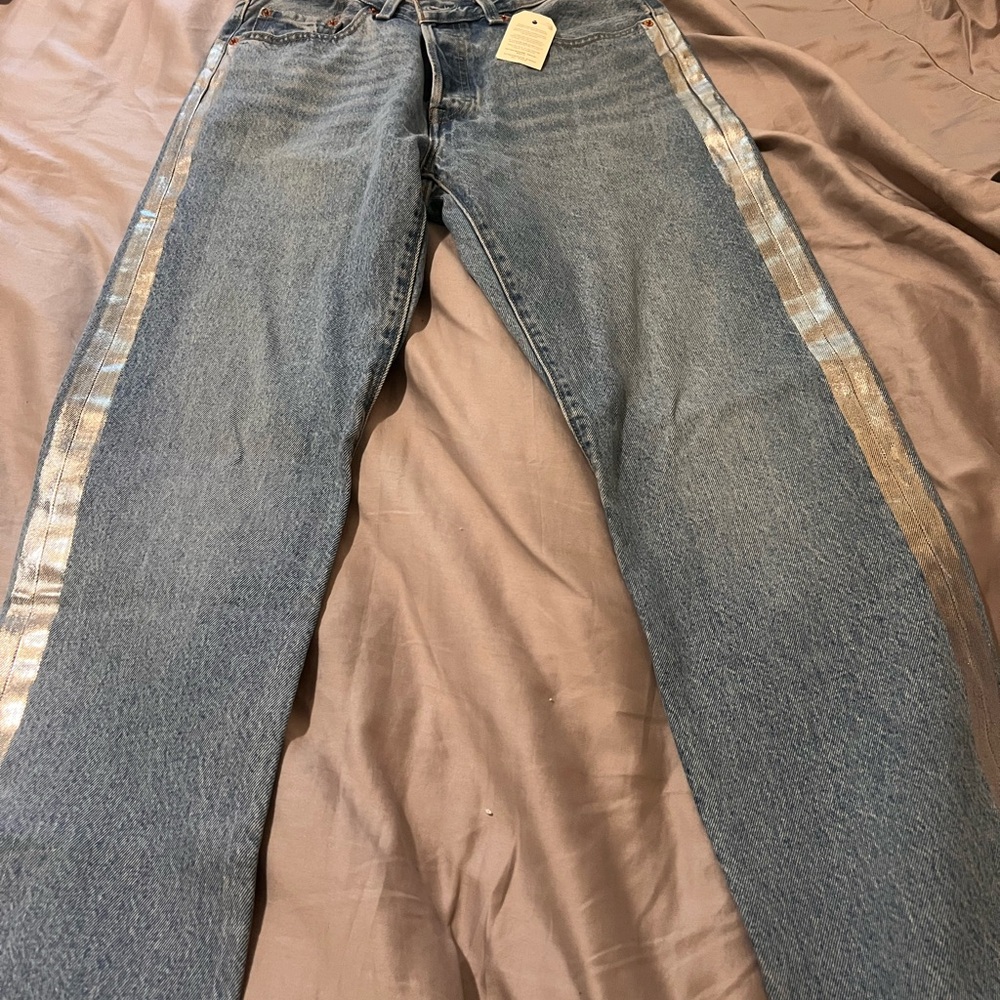 Levi’s 501 button fly Women's Blue Jeans with Silver stripe 29x30
